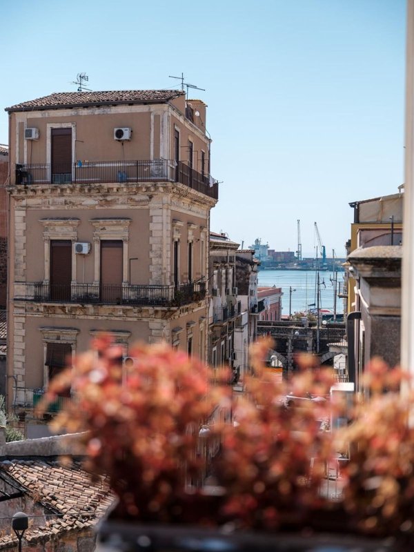 casa indipendente in vendita a Catania in zona Centro Storico