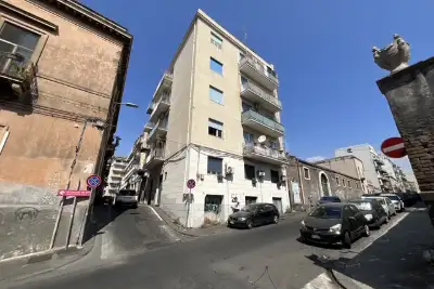 casa indipendente in vendita a Catania
