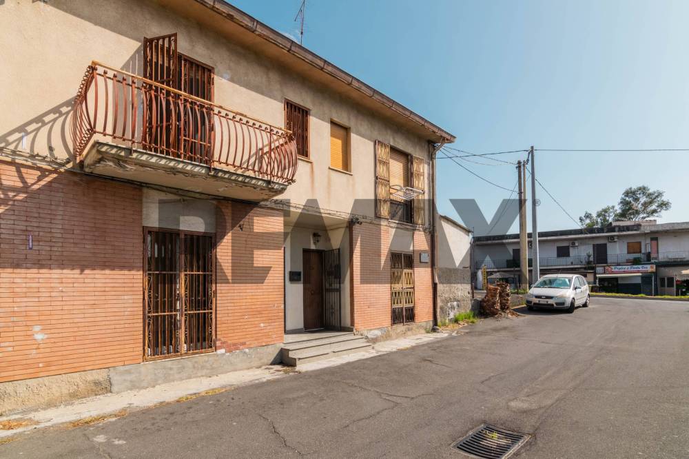 casa indipendente in vendita a Catania in zona Villaggio Sant'Agata