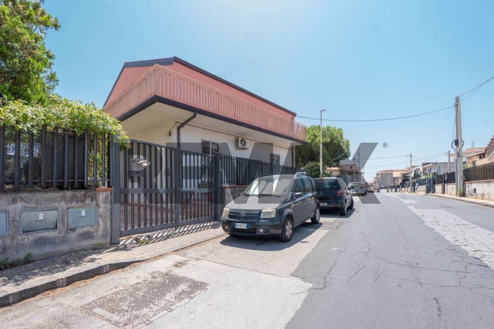 casa indipendente in vendita a Catania