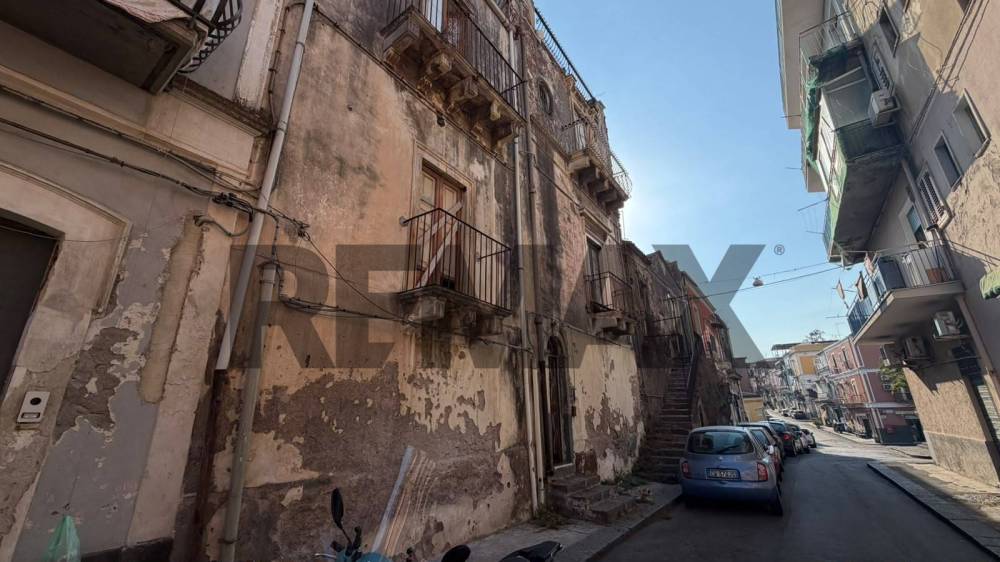 casa indipendente in vendita a Catania in zona Centro Storico