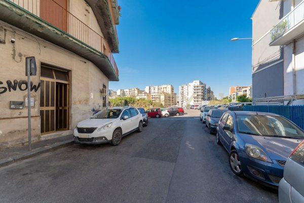 appartamento in vendita a Catania in zona Picanello