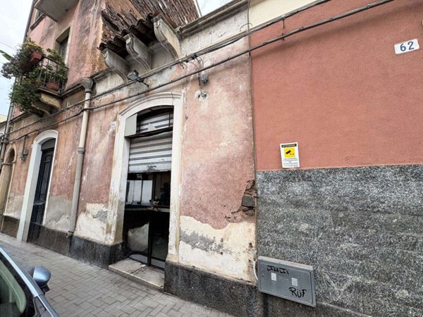 casa indipendente in vendita a Catania