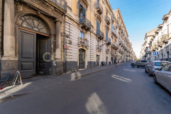 appartamento in vendita a Catania in zona Centro Storico