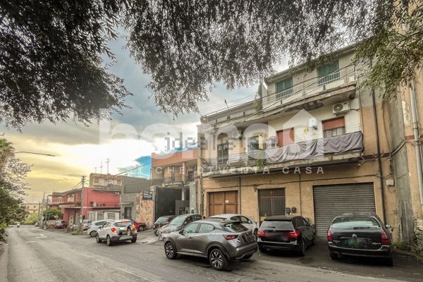 appartamento in vendita a Catania in zona Villaggio Sant'Agata