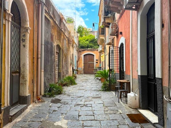 appartamento in vendita a Catania in zona Centro Storico