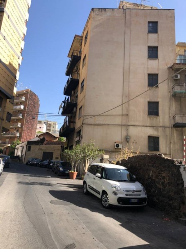 appartamento in vendita a Catania in zona Centro Storico