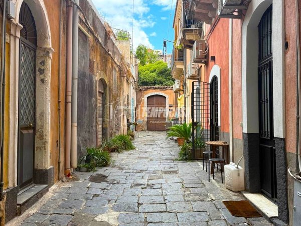 appartamento in vendita a Catania in zona Centro Storico