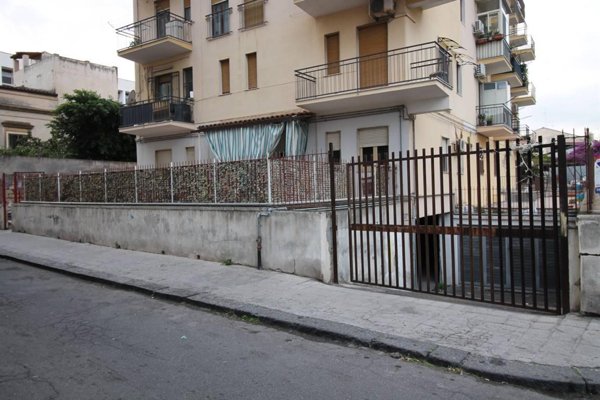 box auto in vendita a Catania in zona Picanello