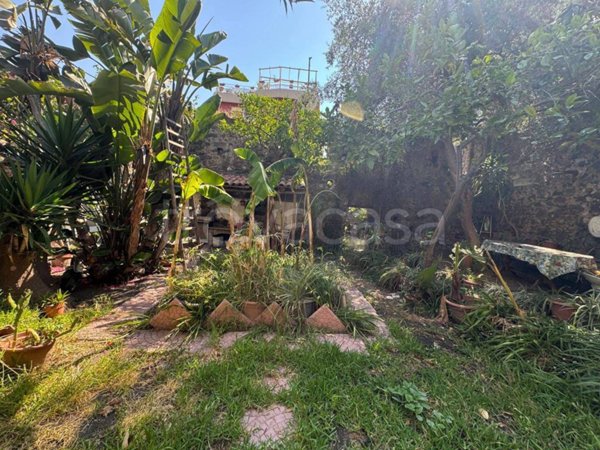 casa indipendente in vendita a Catania