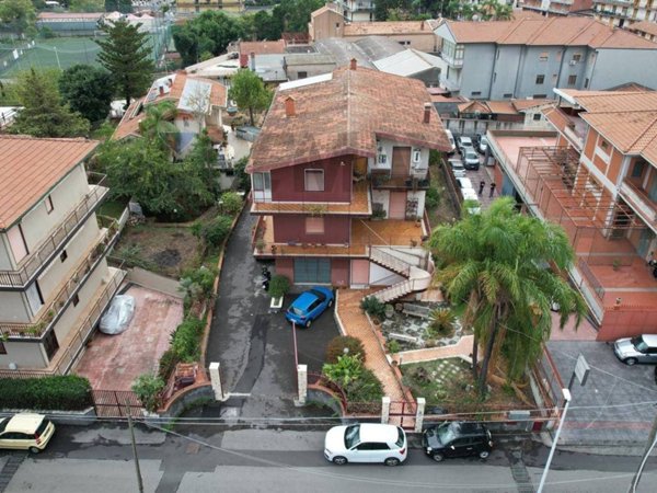 casa indipendente in vendita a Catania