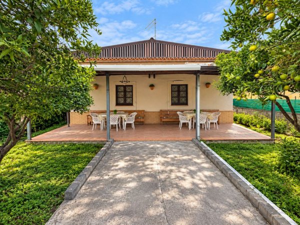 casa indipendente in vendita a Catania
