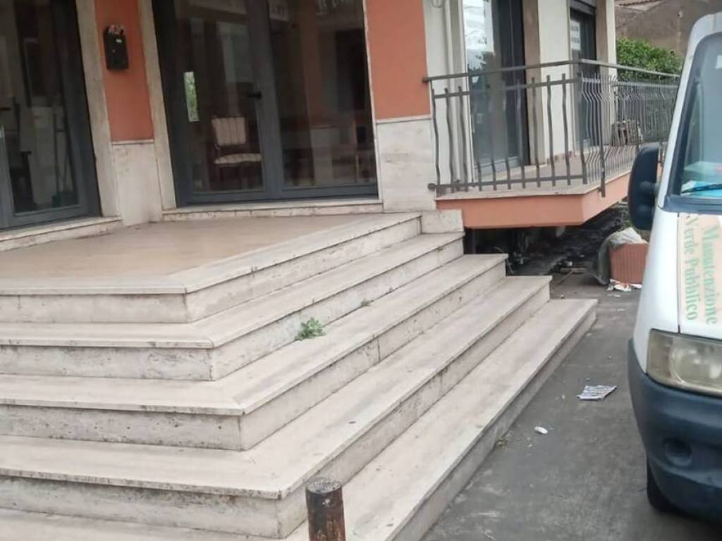 negozio in vendita a Fiumefreddo di Sicilia