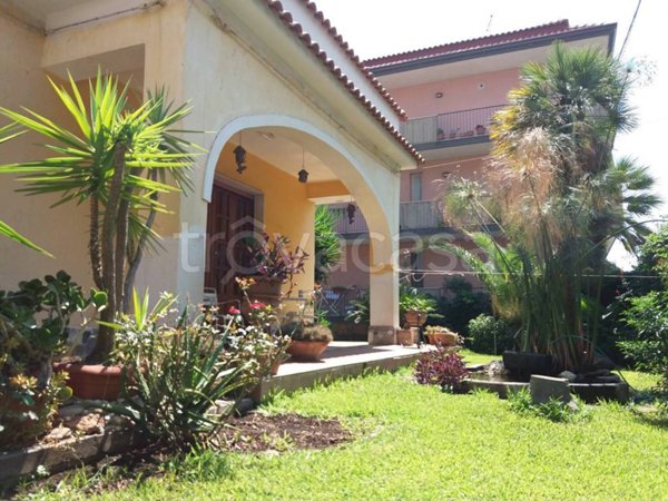 casa indipendente in vendita a Fiumefreddo di Sicilia
