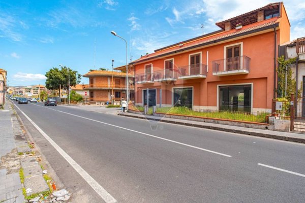 locale commerciale in vendita a Fiumefreddo di Sicilia