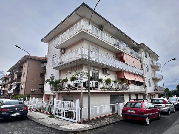 appartamento in vendita a Fiumefreddo di Sicilia