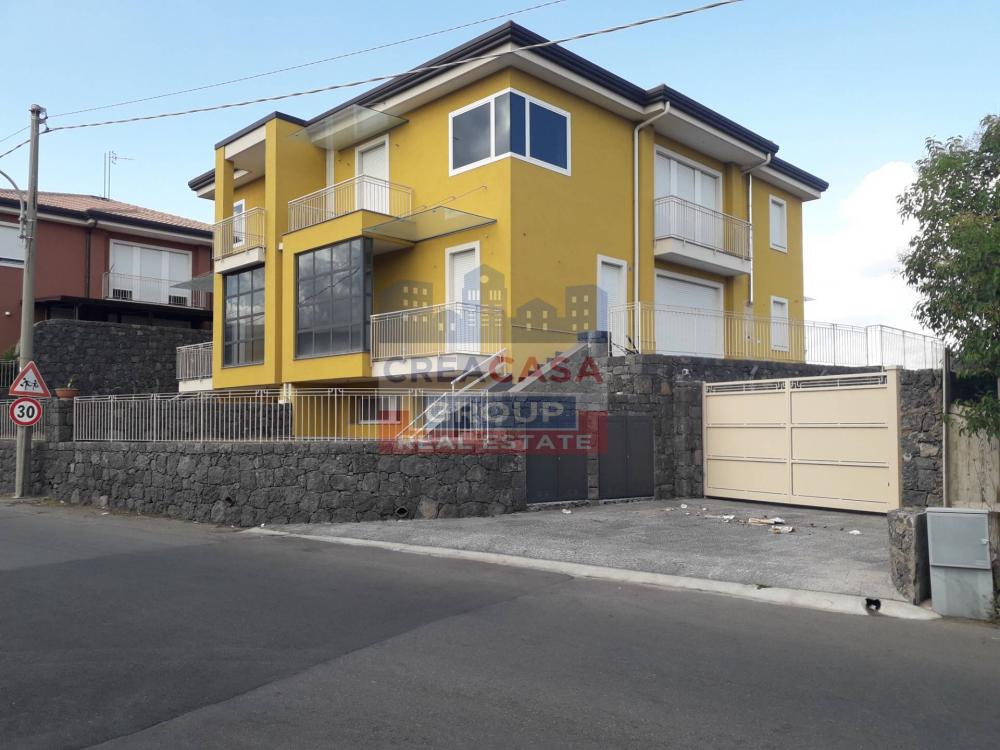 casa indipendente in vendita a Fiumefreddo di Sicilia