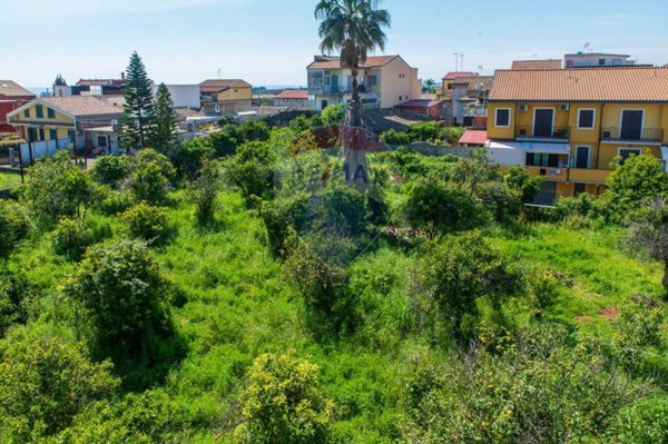terreno edificabile in vendita a Fiumefreddo di Sicilia