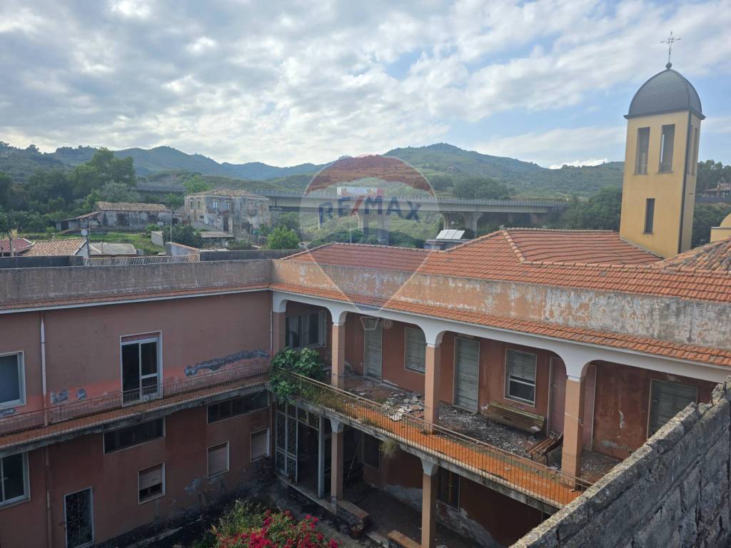 intera palazzina in vendita a Fiumefreddo di Sicilia
