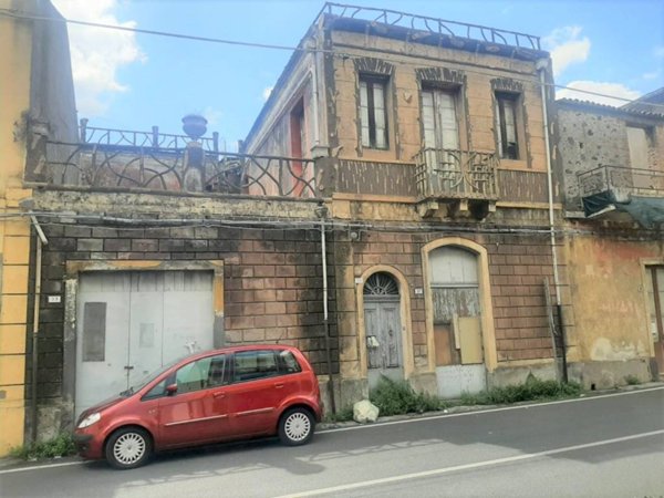 intera palazzina in vendita a Fiumefreddo di Sicilia