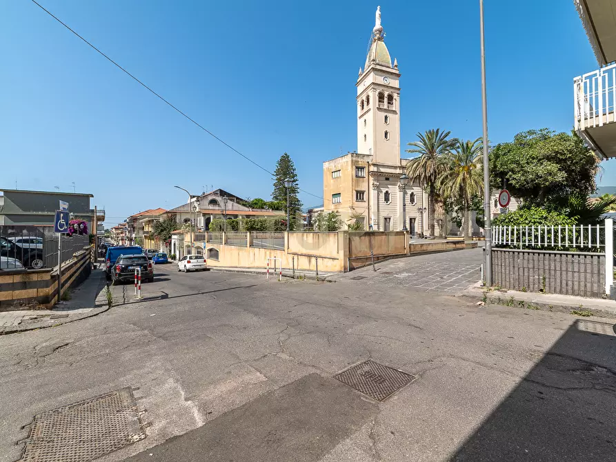 locale commerciale in vendita a Fiumefreddo di Sicilia