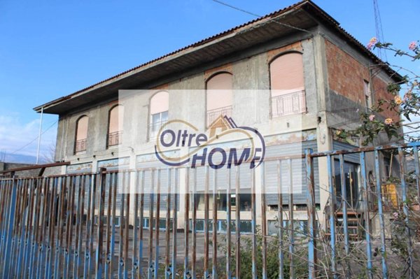 negozio in vendita a Fiumefreddo di Sicilia in zona Diana