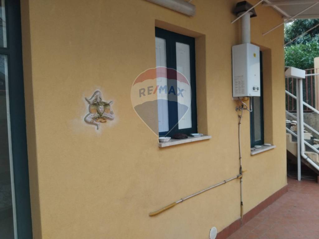 casa indipendente in vendita a Fiumefreddo di Sicilia