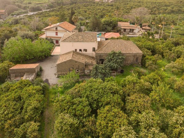 casa indipendente in vendita a Fiumefreddo di Sicilia