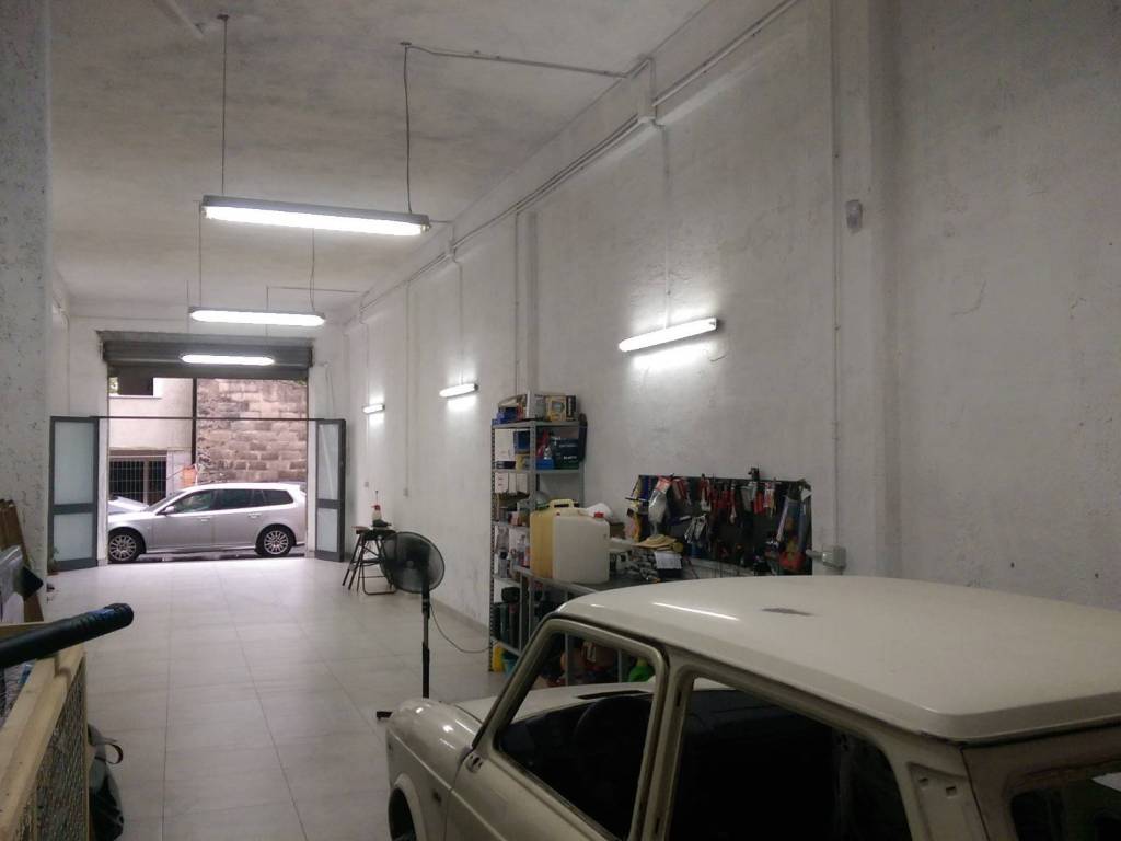 negozio in vendita a Fiumefreddo di Sicilia