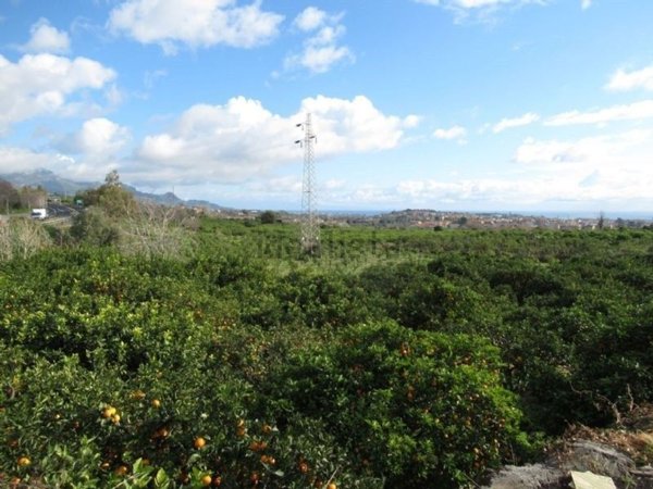 casa indipendente in vendita a Fiumefreddo di Sicilia