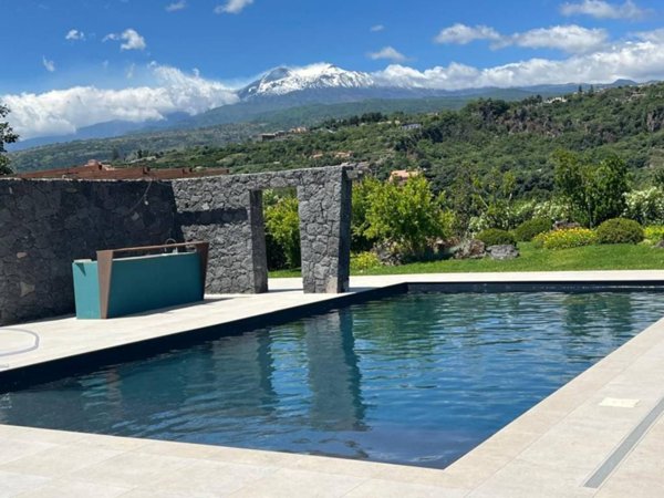 casa indipendente in vendita a Fiumefreddo di Sicilia