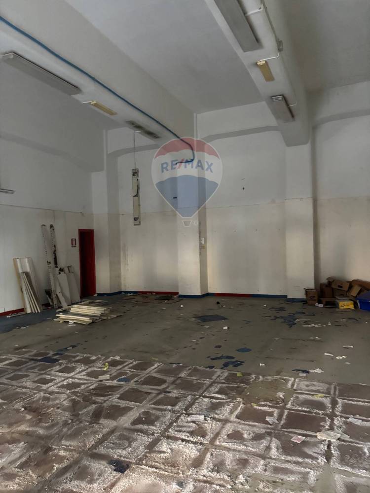 locale commerciale in vendita a Fiumefreddo di Sicilia