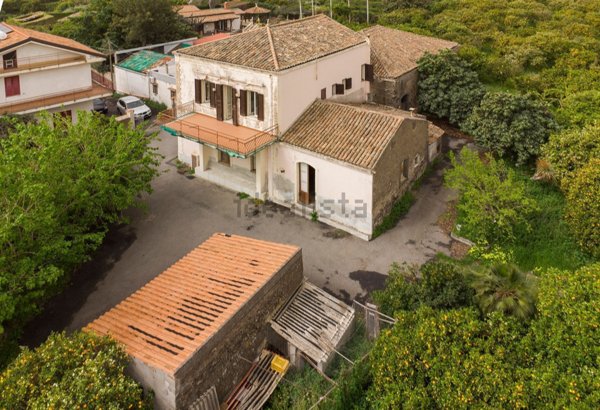 casa indipendente in vendita a Fiumefreddo di Sicilia