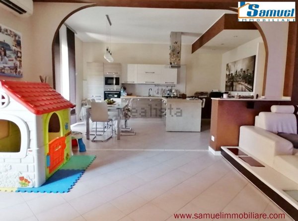 appartamento in vendita a Fiumefreddo di Sicilia