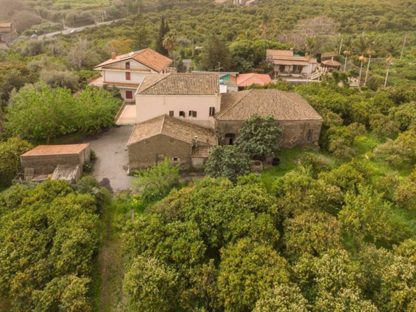 casa indipendente in vendita a Fiumefreddo di Sicilia
