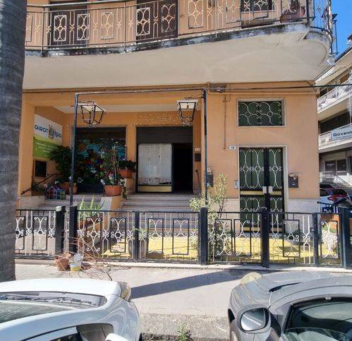 negozio in vendita a Fiumefreddo di Sicilia