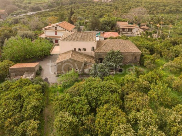 casa indipendente in vendita a Fiumefreddo di Sicilia