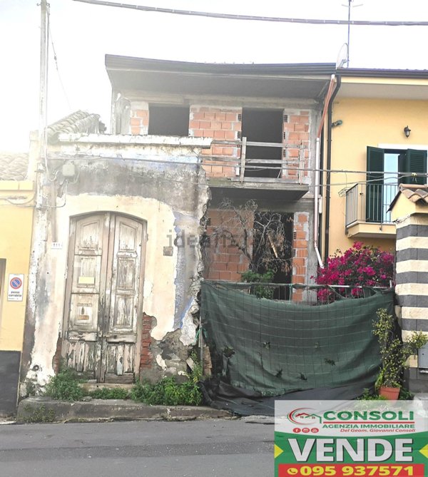 casa indipendente in vendita a Fiumefreddo di Sicilia