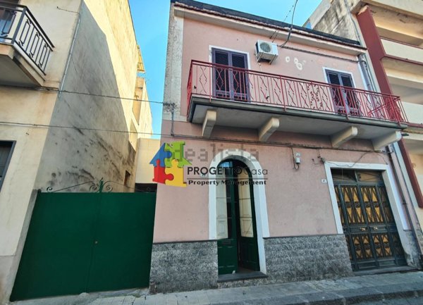 casa indipendente in vendita a Fiumefreddo di Sicilia