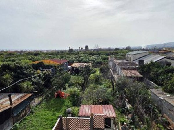 trivano in vendita a Fiumefreddo di Sicilia in zona Feudogrande