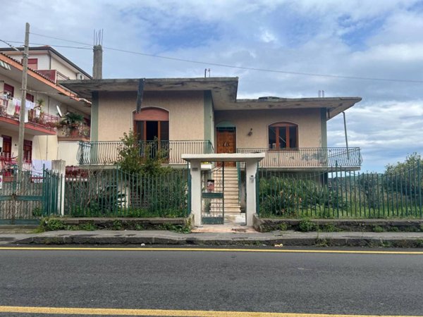 casa indipendente in vendita a Fiumefreddo di Sicilia