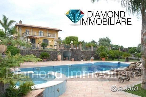 casa indipendente in vendita a Fiumefreddo di Sicilia