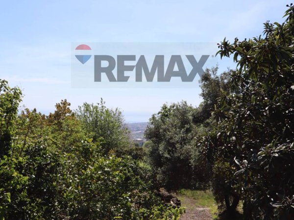 terreno agricolo in vendita a Fiumefreddo di Sicilia in zona Civì