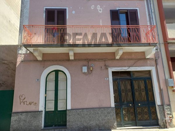 casa indipendente in vendita a Fiumefreddo di Sicilia