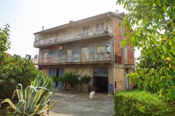 casa indipendente in vendita a Fiumefreddo di Sicilia