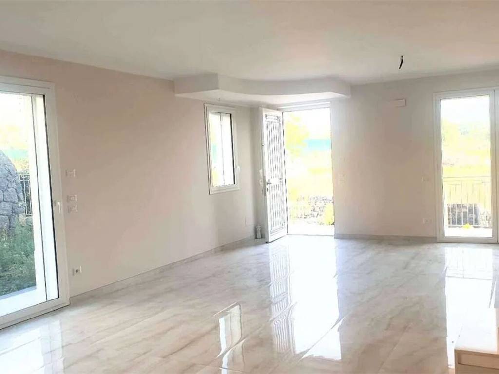 casa indipendente in vendita a Fiumefreddo di Sicilia in zona Diana