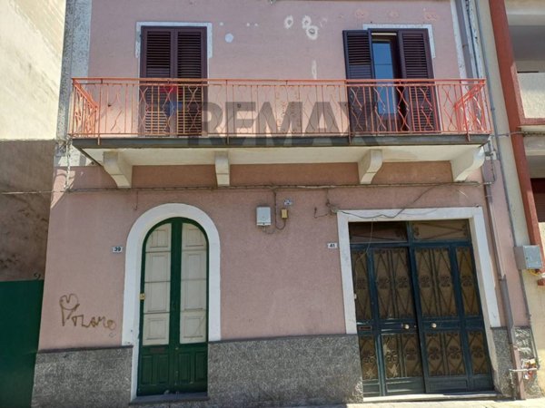 casa indipendente in vendita a Fiumefreddo di Sicilia