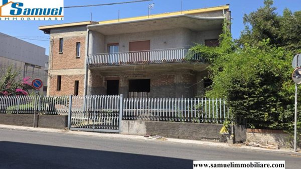 casa indipendente in vendita a Fiumefreddo di Sicilia