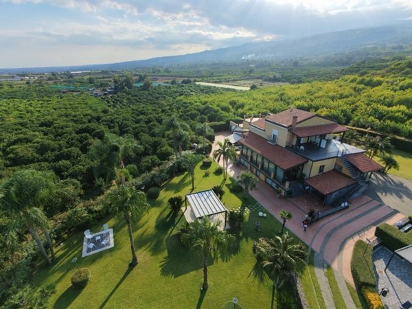 casale in vendita a Fiumefreddo di Sicilia in zona Feudogrande