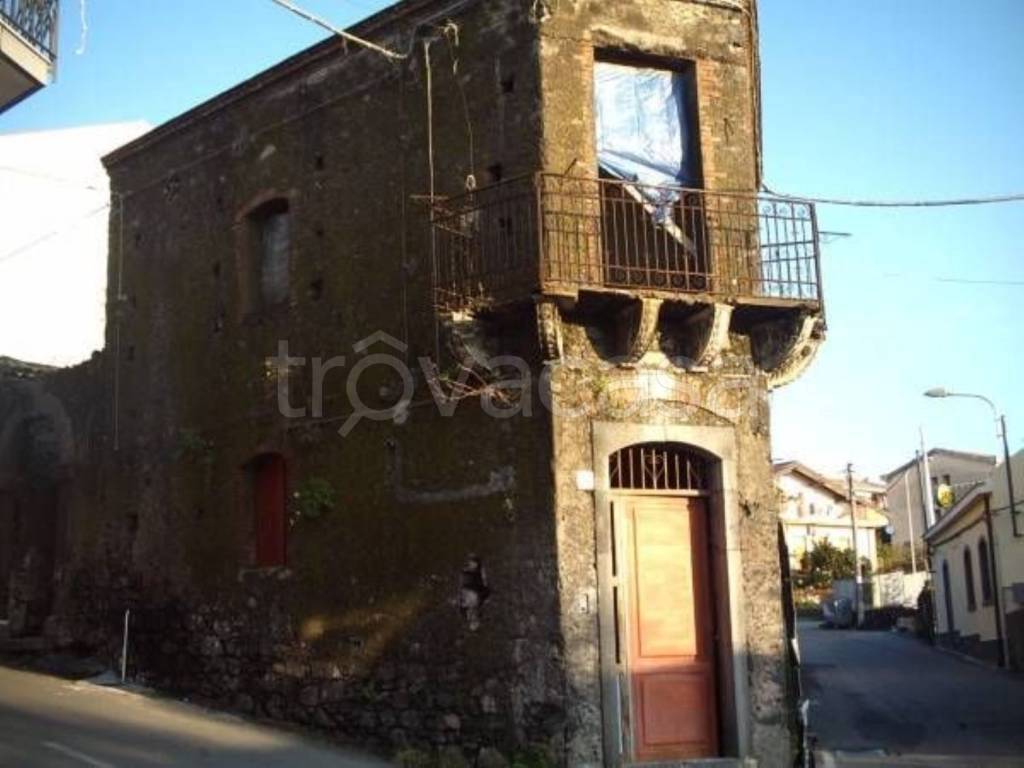 casa indipendente in vendita a Giarre in zona San Giovanni Montebello